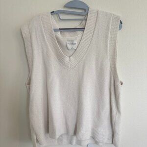 Abercrombie & Fitch White Sweater Vest XL